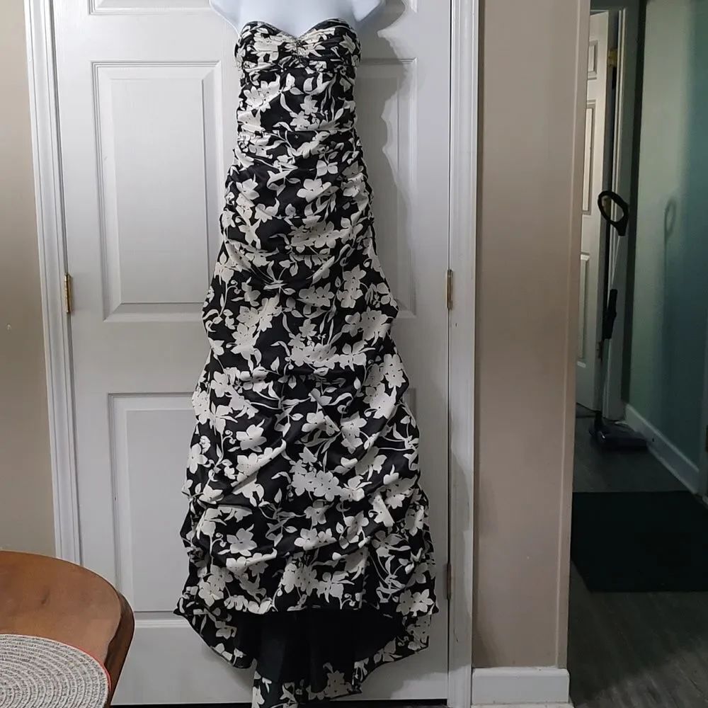 Betsy & Adam black white floral high low  strapless party prom formal dress Sz 4